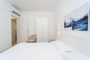 Hestia Luxury Garden Suite -Jacuzzi Near Beach