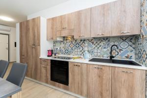 Hestia Luxury Garden Suite -Jacuzzi Near Beach