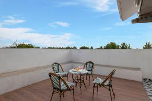 ELIVAAS Signature Raj Farms 3BHK Villa with Private Swimming Pool, Kids Room and An Outhouse