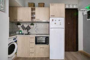 City Vibes - 2-BR Apartment with Garden & Backyard in Kolonaki