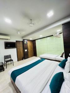 Sun hotel nehrunagar