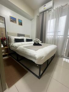 HotelStyle Pasay Staycation with City View near moa