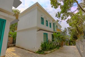 ELIVAAS Signature Casa Da Sol 3-BHK Villa with Private Pool, Lounge Space & Balconies in a Gated Complex