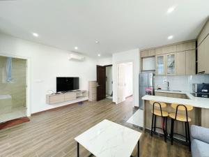 Hanoi Home 7 - A spacious, bright one-bedroom apartment
