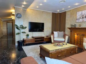 Central Residence - 3 Bedroom Apartment Near Beach