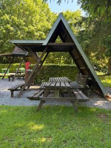 Chalet Séquoia 140, Durbuy nature, piscine,2 chiens Ok