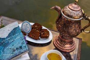 Heritage Prince of Kashmir Luxury Houseboat