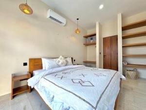 Hideaway at MIID Stylish Modern Design Apartment