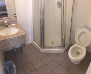 Standard King Room room in Mayfair Motel