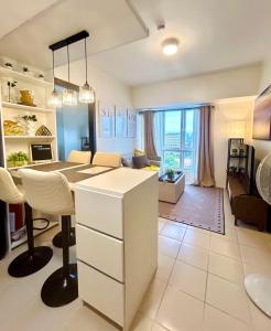 Cozy 2BR 2BTH Heater near Filoil Centre Arena San Juan City