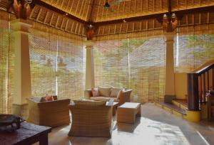 Villa Layangan - Two Bedrooms with Pool Access