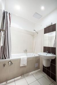 One-Bedroom Apartment room in Royal Road Residence