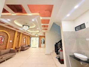 Shri Gopal Durga Dham Hotel And Restaurant