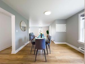 Pet Friendly Home Near Lock 32 & Beach Park