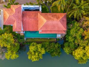 ELIVAAS Villa Seine Indo-Portuguese 3-BHK villa with a Kids Room, Private pool Near Candolim Beach