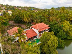 ELIVAAS Villa Seine Indo-Portuguese 3-BHK villa with a Kids Room, Private pool Near Candolim Beach