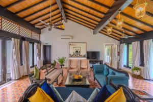 ELIVAAS Villa Seine Indo-Portuguese 3-BHK villa with a Kids Room, Private pool Near Candolim Beach