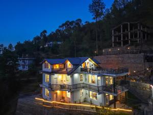 ELIVAAS Villa Seine Indo-Portuguese 3-BHK villa with a Kids Room, Private pool Near Candolim Beach
