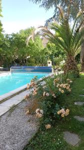 Gite de 6 à 14 pers avec Piscine-Jacuzzi- Salle des fêtes
