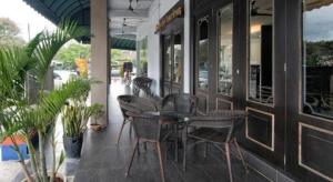 Luscious Hotel