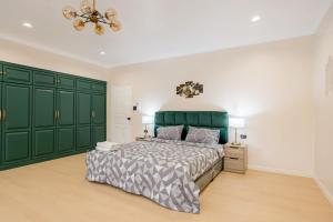 Luxury 5 Bedroom Pool Villa Near Pattaya Central