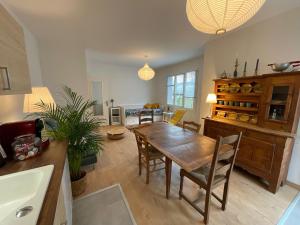 T3 69 m2 Small secure parking, Old Town entrance