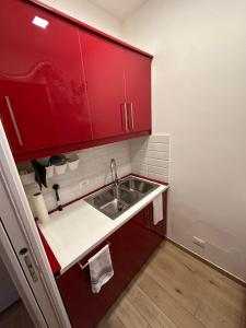 Renovated three-room apartment with balcony in Tormarancia