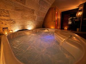 Loft hôtel, jacuzzi privatif, sauna et cinéma