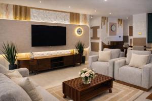 Luxury Furnished 3BR Oasis Apartment with Partial Sea View