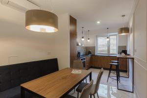 Żelazna 82-84 A by Homeprime