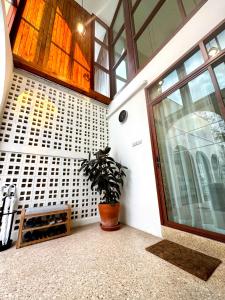 Lalin Pool Villa - 5 mins to Central Festival - Private 4BR Pool Villa for 10