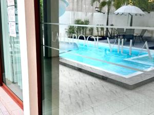 Lalin Pool Villa - 5 mins to Central Festival - Private 4BR Pool Villa for 10