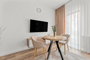 Apartament pod Żurawiem Chmielna 110 by Alqueen Apartments
