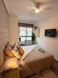 Alicante city room with AC and Wifi