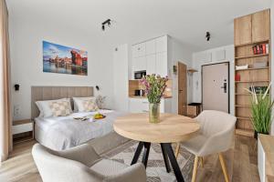 Apartament pod Żurawiem Chmielna 110 by Alqueen Apartments