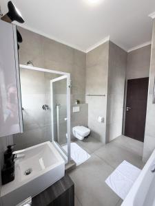 Chinook 3 Bedroom Penthouse Apartment