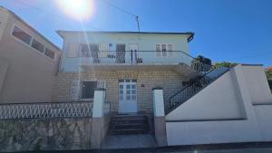 Beachfront Central Apartment Mul Kali