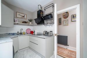 Fulhams Best-Kept Secret, 2 Bed & Walled Garden