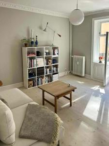 Grand Apartment With Balcony On Østerbro