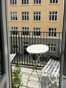 Grand Apartment With Balcony On Østerbro