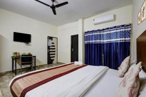 Divine Inn Couple Friendly Hotel near Sector 51 Metro Station