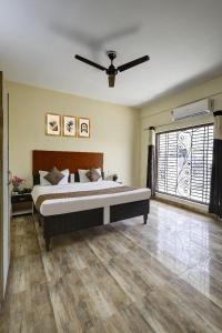 Divine Inn Couple Friendly Hotel near Sector 51 Metro Station