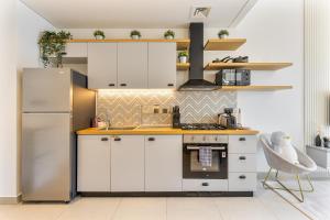 Modern 1BR Apartment in Dubai Hills Near Mall and Park