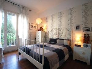 Lets Holidays APARTMENT NEAR THE BEACH