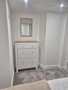 Stylish 2BR Cottage in Chesham