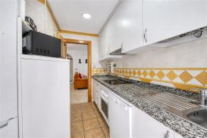 3160 Elegant Seafront House