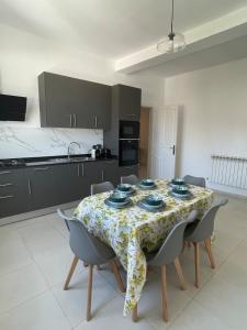Cozy and modern apartment 20 minutes from the city-center