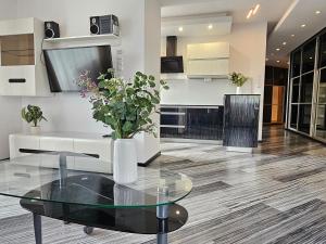 Apartament SPACE & SUN z wewnętrzym ogrodzonym parkingiem