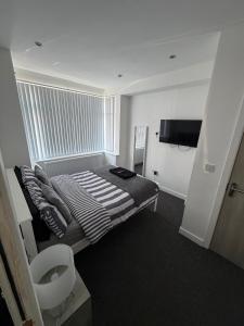 Large 6 Bed 6 Bathroom House - Ideal For Families, Large Groups, Contractors & Business Travellers