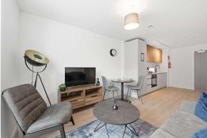 Modern 1 Bed Apartment in Birmingham - Sleeps 3
